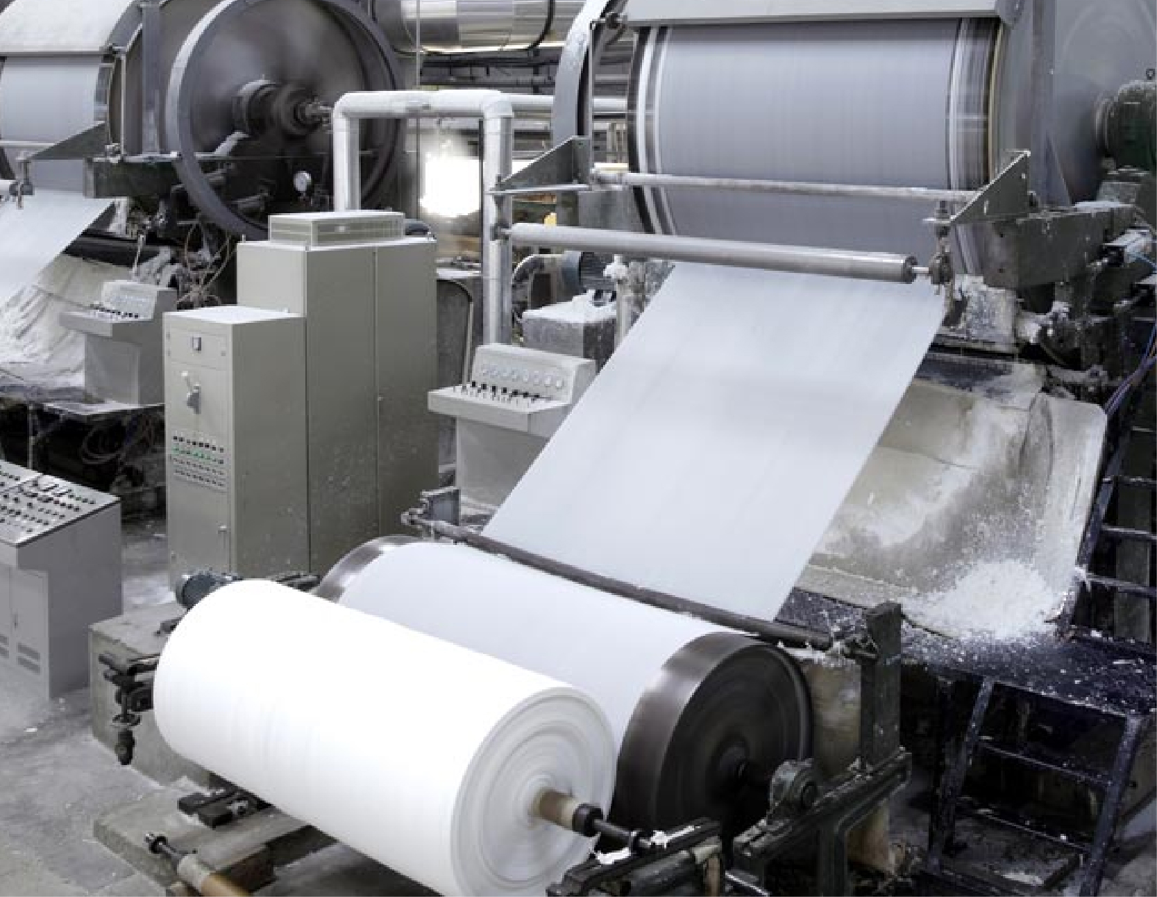 Сырье которое используется для производства целлюлозы. Pulp and paper industry. Целлюлозно-бумажная промышленность. Современное производство бумаги. Бумага из целлюлозы.